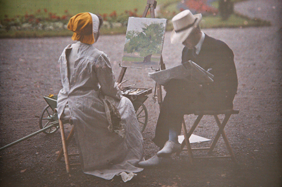 Crown Princess Margareta paints seated Gustaf Adolf